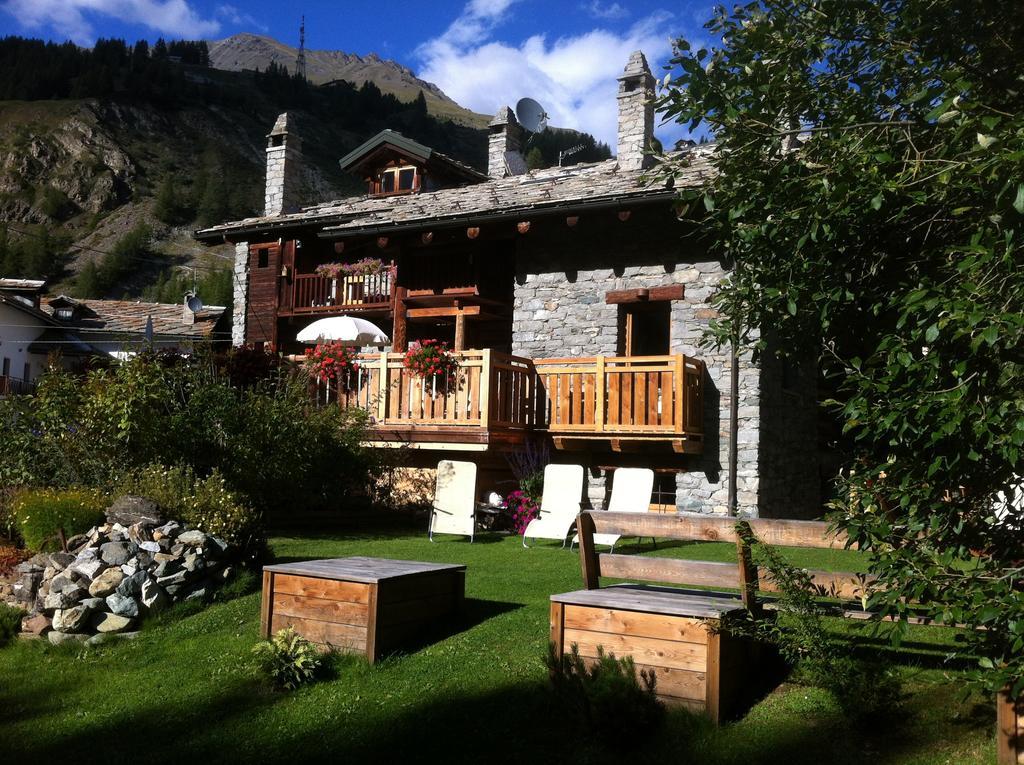 Les Trompeurs Chez Odette Bed and Breakfast Cogne Exterior foto