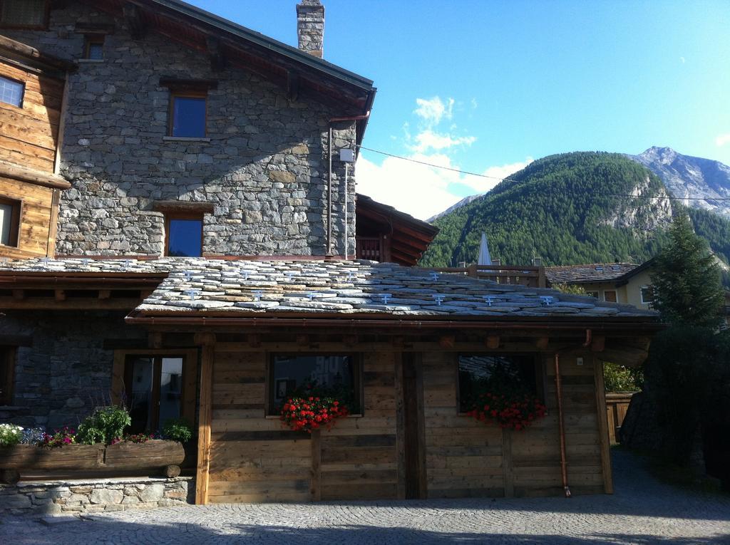 Les Trompeurs Chez Odette Bed and Breakfast Cogne Exterior foto